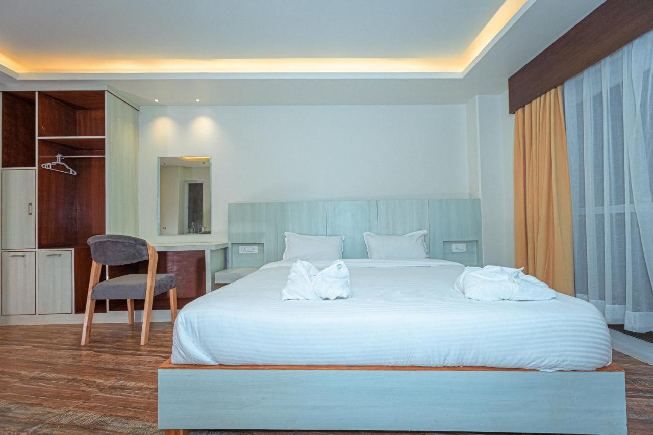 Poms Penthouse Apartment Похара Екстериор снимка