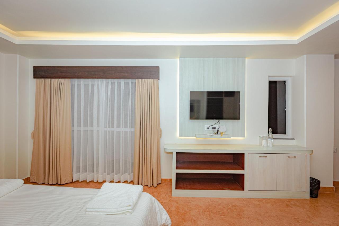 Poms Penthouse Apartment Похара Екстериор снимка